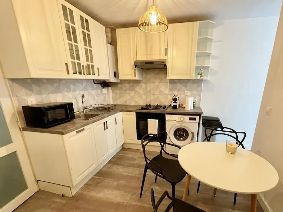 1br Et Canape Lit Dans Le Salon * باريس