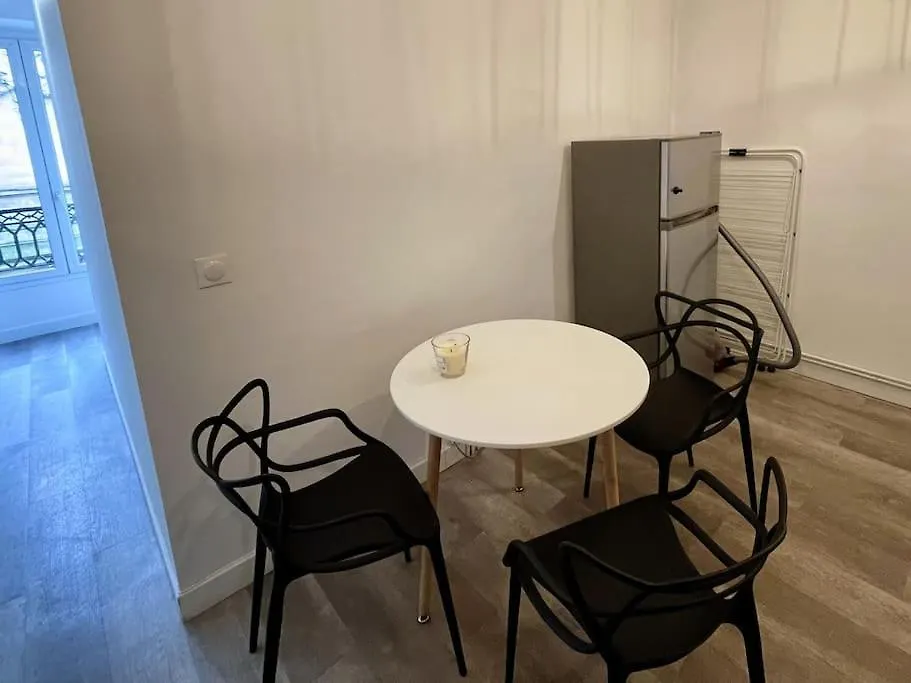1br Et Canape Lit Dans Le Salon شقة