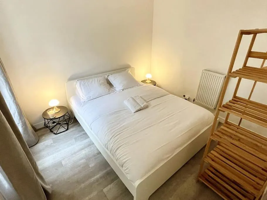 1br Et Canape Lit Dans Le Salon شقة باريس