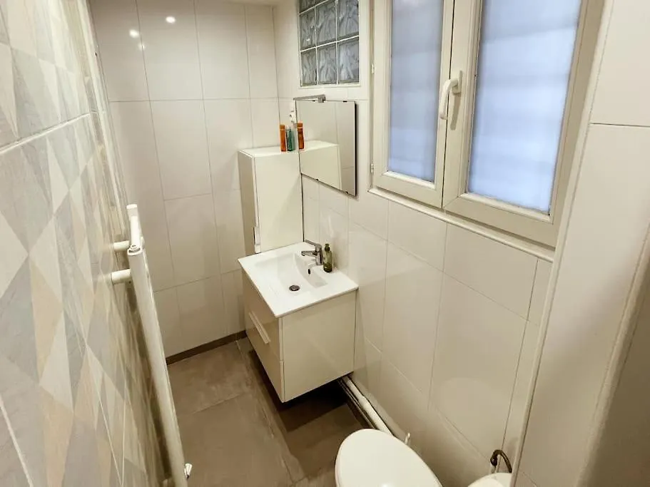 1br Et Canape Lit Dans Le Salon شقة باريس